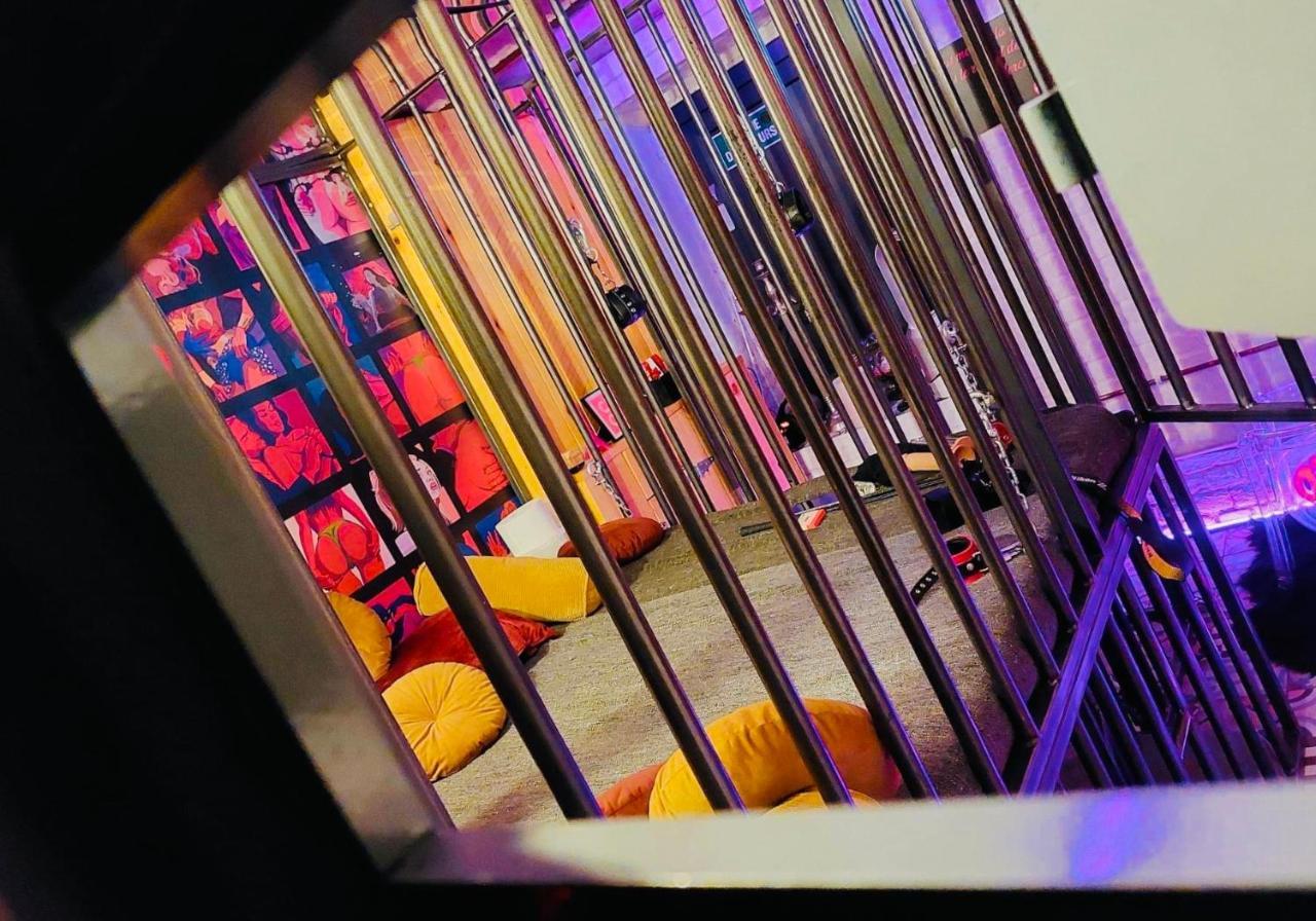 Secret Room Votre Love Room Coquine Et Insolite En Espace Privatif A Tournai Bagian luar foto